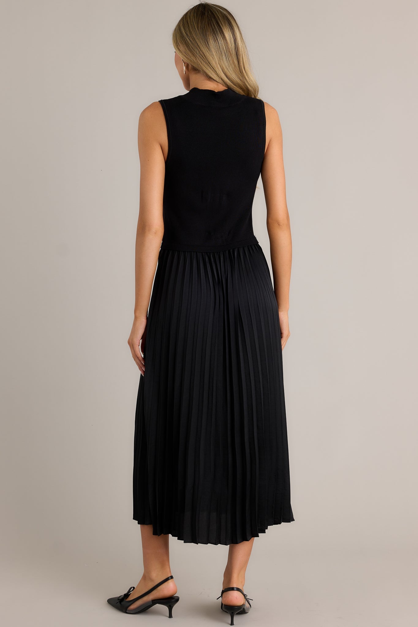 Graceful Gather Black Sleeveless Maxi Dress