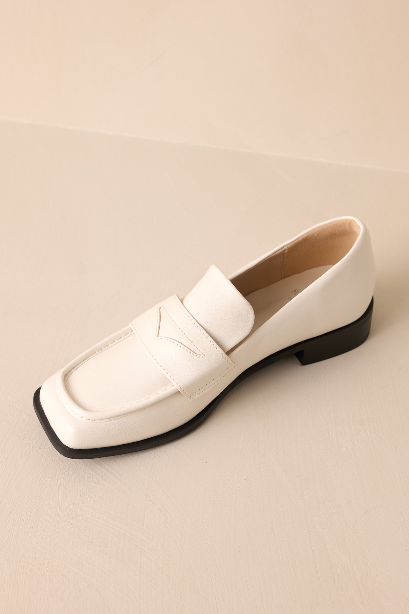 Good Memory White Loafers