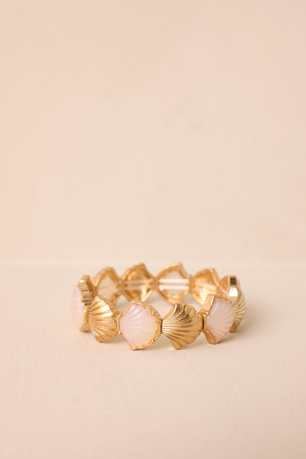 Coastal Whispers Gold & Pearlescent Seashell Bracelet