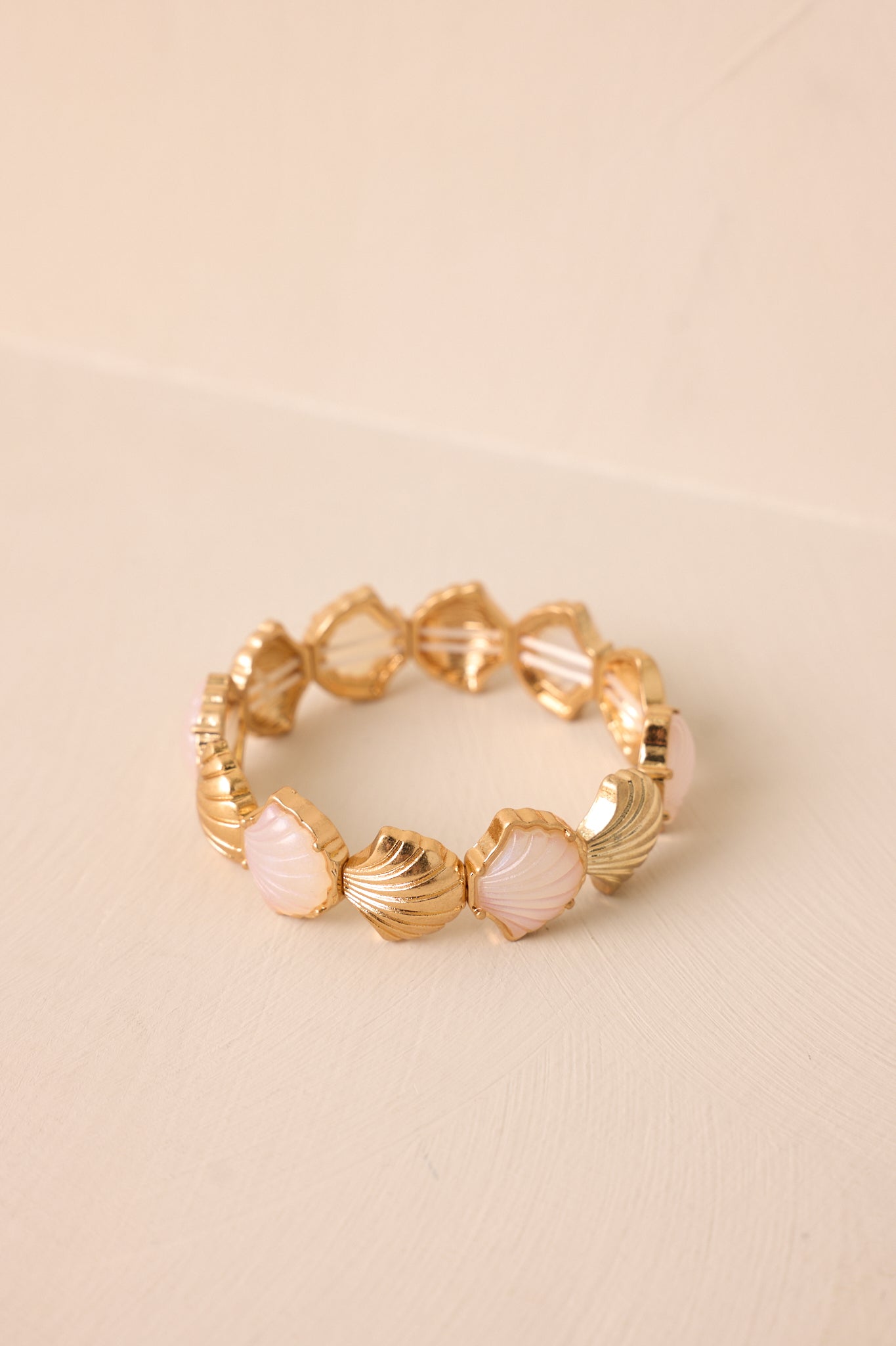 Coastal Whispers Gold & Pearlescent Seashell Bracelet