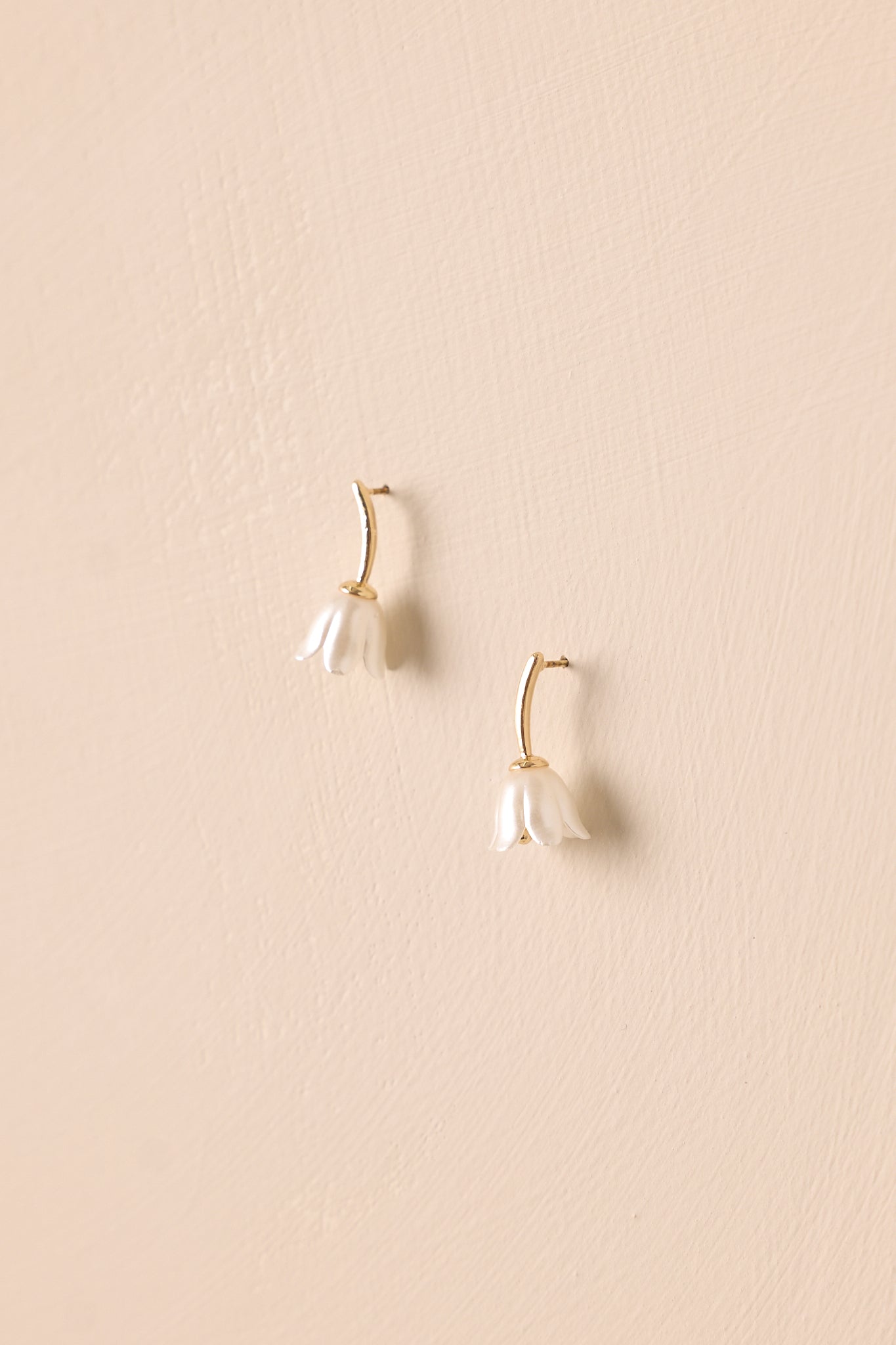 Heirloom Bloom Ivory Pearlescent Flower Drop Earrings