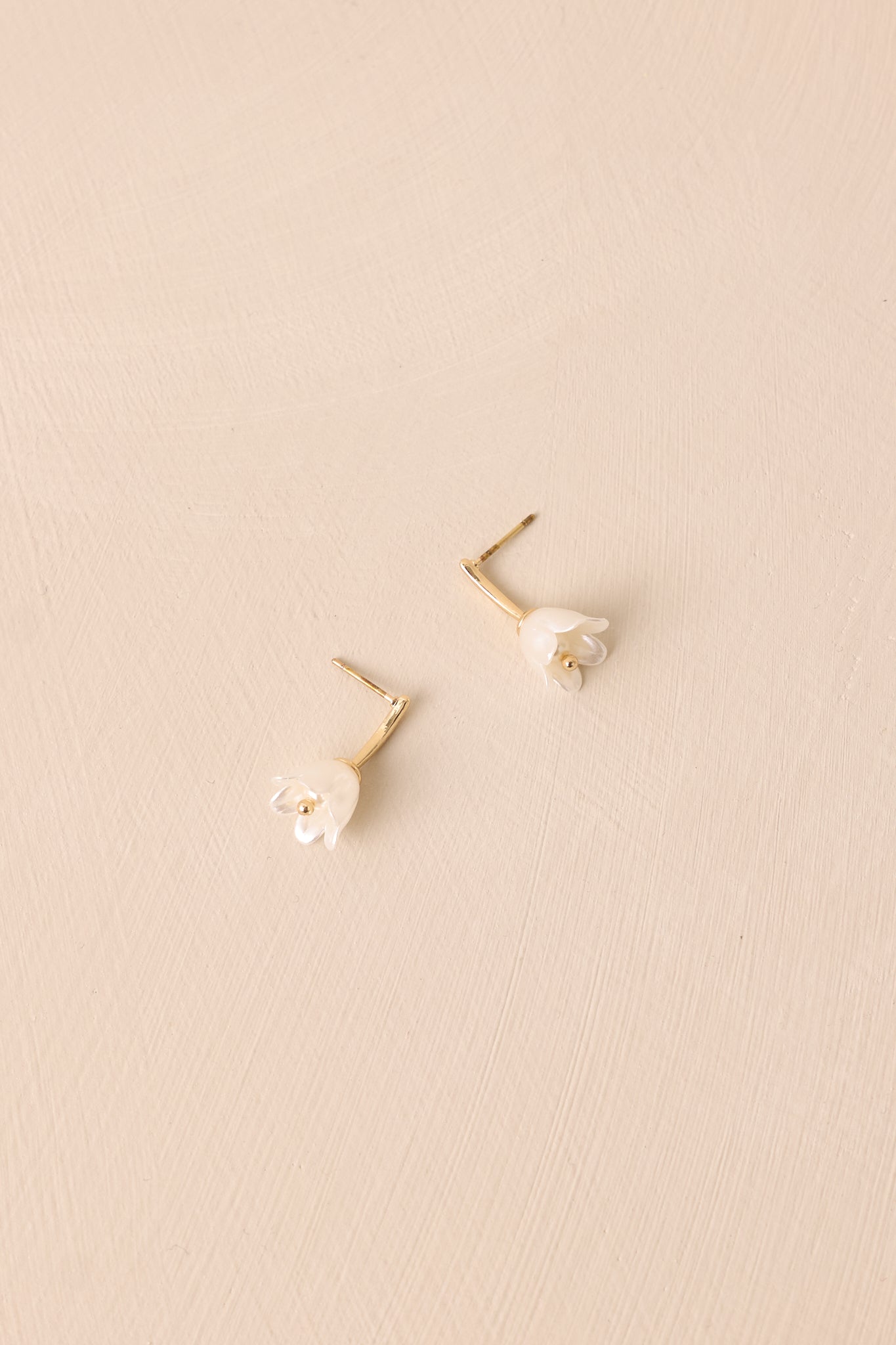 Heirloom Bloom Ivory Pearlescent Flower Drop Earrings