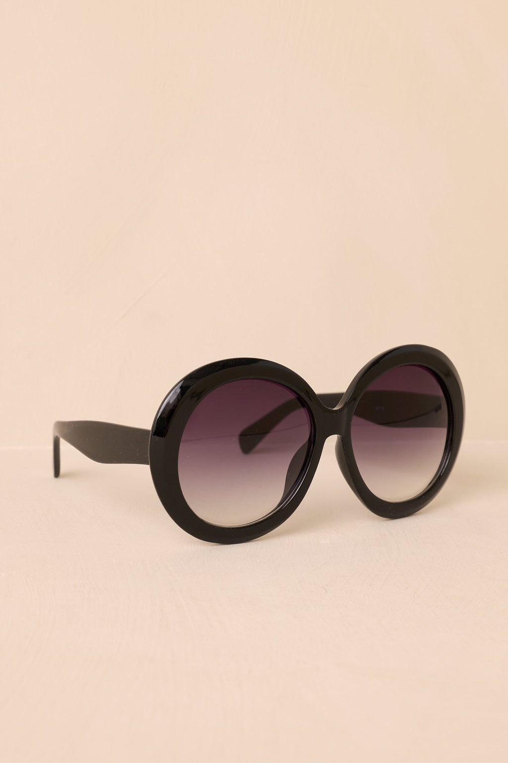 Happiness Comes In Waves Black Ombre Round Sunglasses