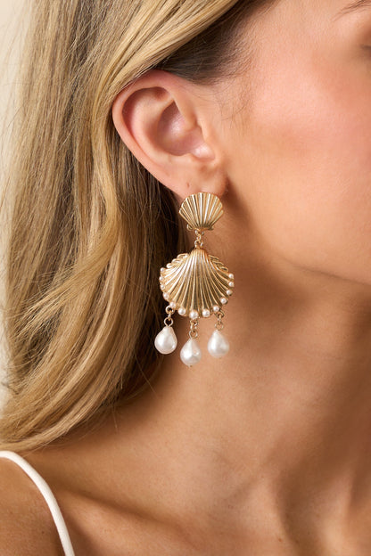 Coastal Luxe Gold Ivory Pearl Drop Earrings