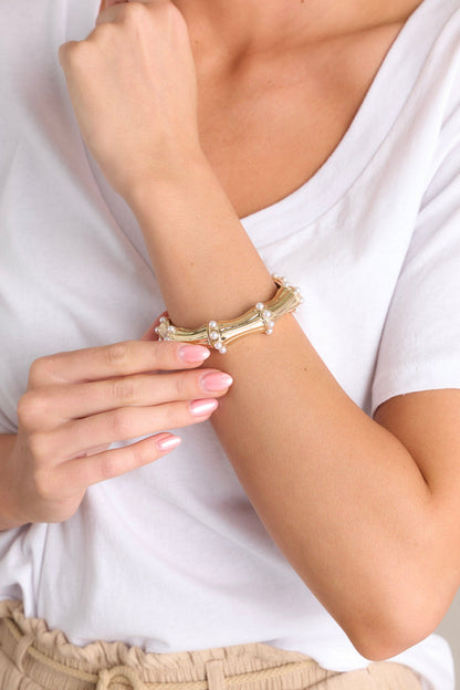 Infinite Grace Gold & Pearl Bracelet