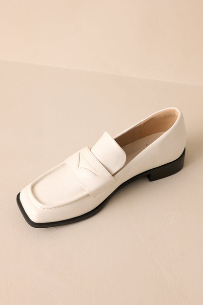 Good Memory White Loafers